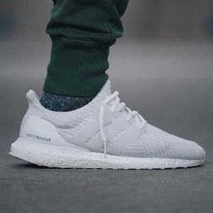 Adidas Ultraboost White / Size 7 Men, Size 9 Women